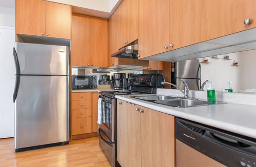 Churchill Meadows Condo | Cozy 1 Bedroom Townhouse
