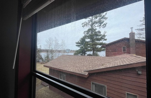 Duluth Cabin | Cozy 1 BR, 1 bath cabin in wonderful Duluth with WiFi, AC on a gorgeous lake