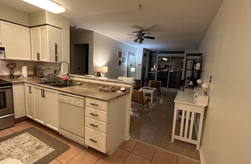 Central Erin Mills Condo | Cozy 1 BR with private balcony