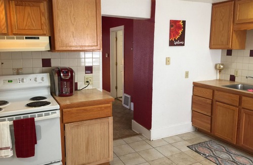 North End House | Cozy 2 Bed House, 7 Dollar Uber to Excel Center