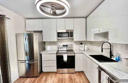 Sarnia Apartment | Cozy 2 Bed Rooms Apartment in Prime Location!