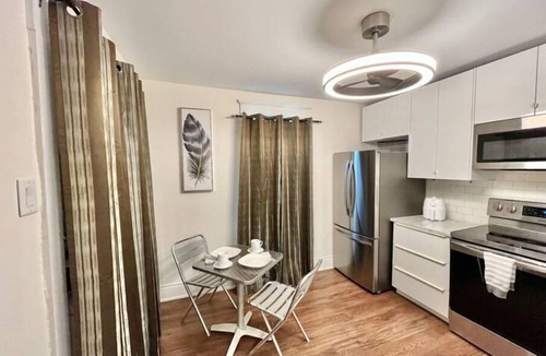 Sarnia Apartment | Cozy 2 Bed Rooms Apartment in Prime Location!