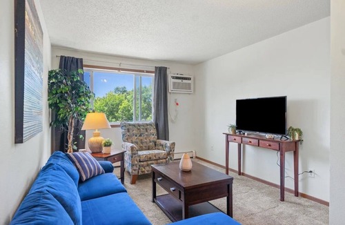 St. Cloud Apartment | Cozy 2-bedroom Apartment Near SCSU with WiFi, Parking and Pet Friendly