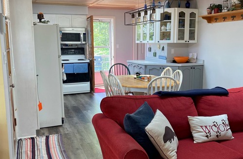 Unorganized Centre Parry Sound Cottage | Cozy 2 Bedroom Cottage On Jack's Lake In Golden Valley, On