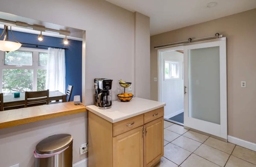 Merriam Park House | Cozy 2-bedroom House with AC and WiFi by Soccer Stadium