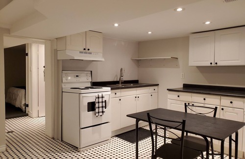 Little Italy Apartment | Cozy 2 BR In the Heart of Little Italy