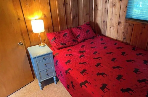North Kawartha Cottage | Cozy 3 bedroom cottage with spectacular lake views