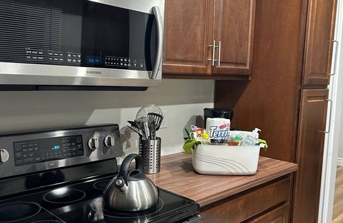 Erin Mills House | Cozy 3 bedroom Home in Erin Mills Mississauga.
