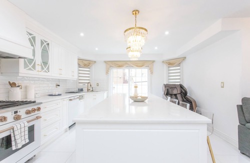 East Credit House | Cozy 3-bedroom luxurious house in the central mississauga around heartland & Sq1