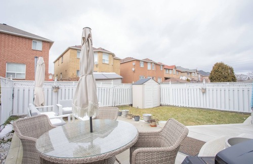 East Credit House | Cozy 3-bedroom luxurious house in the central mississauga around heartland & Sq1