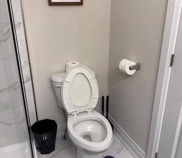 London House | Cozy 3 Bedroom Townhome Hyde Park Mall & Western University