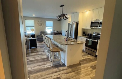 Brewer Apartment | Cozy | 3 BR/2 Bath | Sleeps 8 | Quiet