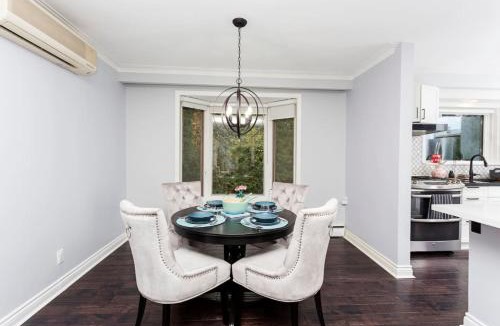 Scarborough House | Cozy 3BR Home with Parking, Backyard and Near Transit