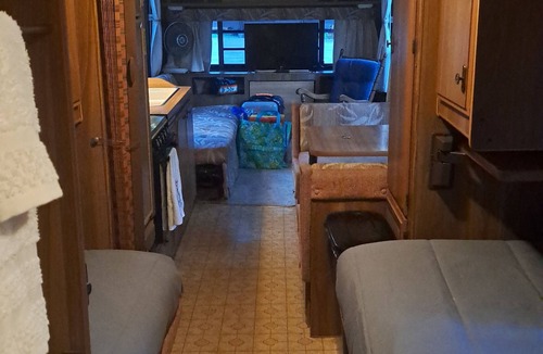 Cloquet RV Rental | Cozy 4-bed camper with AC and WiFi in fabulous Cloquet Lake access near⛳️