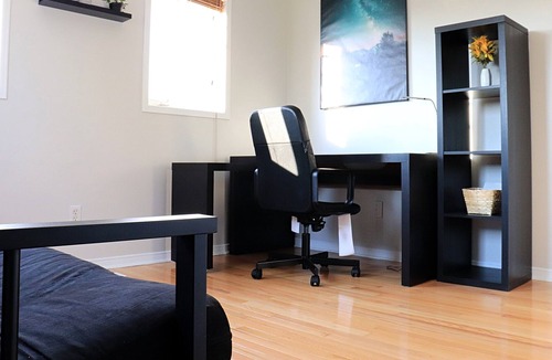 Whitby House | Cozy 4-Bedroom Home with Large Yard in Whitby