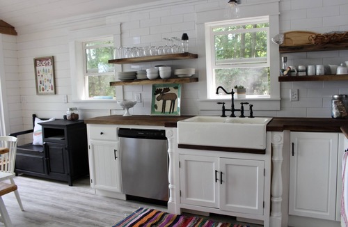 Gravenhurst Cottage | Cozy 4 Season Cottage stunning sunsets on Sparrow Lake!(Pet friendly)New Hot Tub