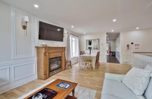 Lindsay House | Cozy 5Bdrm Home Games, Parking, Close to Arena