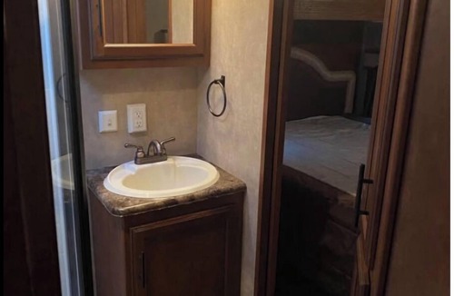 Onamia House | Cozy 5th wheel RV across Mille Lacs lake