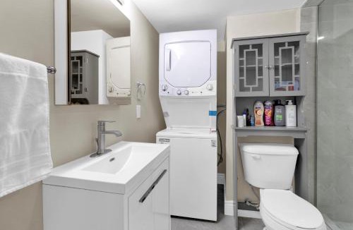 Hamilton Apartment | Cozy Ancaster Hamilton Apartment