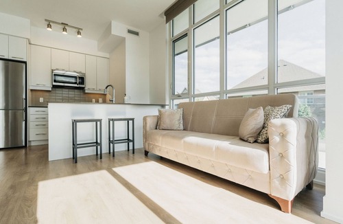 Richmond Hill Condo | Cozy and contemporary suite - Easy access to everything