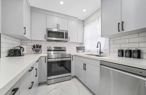 Rosemount House | Cozy and Spacious 3BR Home in Kitchener