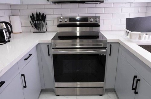 Rosemount House | Cozy and Spacious 3BR Home in Kitchener