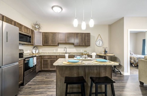 Mankato House | Cozy Apartment in Clubhouse building at Woodside Apartments