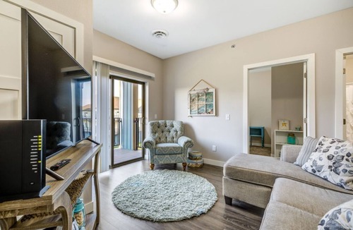 Mankato House | Cozy Apartment in Clubhouse building at Woodside Apartments