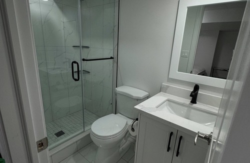 Thornhill House | Cozy basement 3-bedroom house in nice Steeles with AC, WiFi