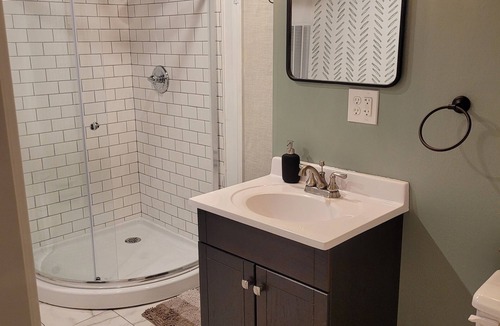 Willmar House | Cozy Basement Apartment (With Private Entrance)