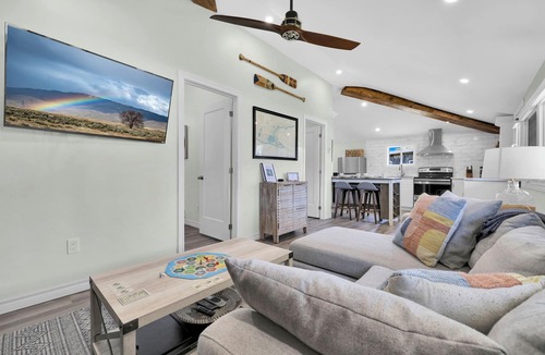 Long Point Cottage | Cozy Beach Cottage with Sauna & Spacious Backyard just 5mins from the Beach