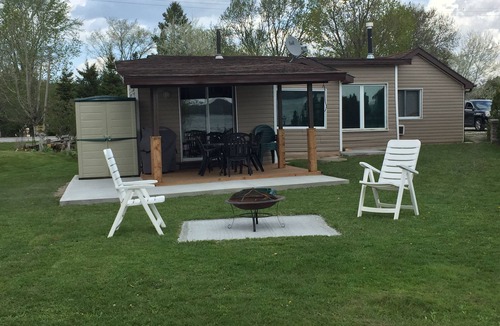 Springwater Cottage | Cozy Cabin 1 on Orr Lake, Ontario