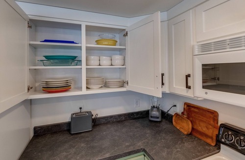 Merrifield Cabin | Cozy cabin 25ft off the water! Near shopping, Restaurants, Attractions & Golf!