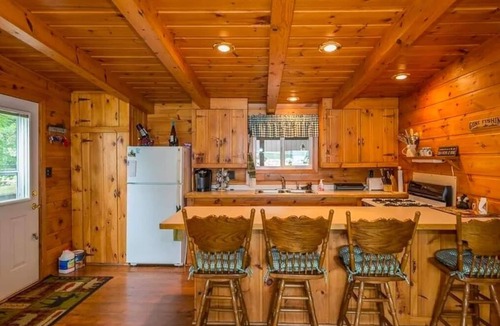 Cushing Cabin | Cozy Cabin at Fish Trap Lake