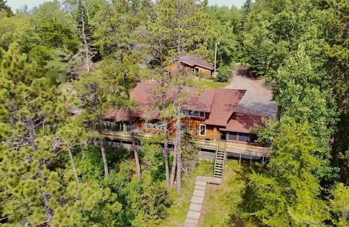 Long Lost Lake Cabin | Cozy cabin getaway in northern Minnesota! Beds for 8.