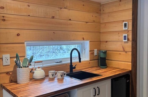 Dwight House | Cozy cabin on Oxtongue River; Heron Cottage