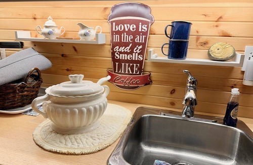 Waubaushene Cabin | Cozy Cabin peace & rest on Georgian Bay Tay Trail. Escape the busy city.