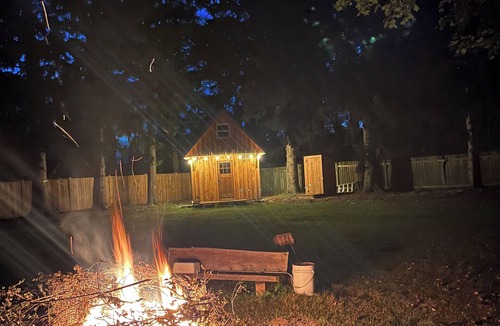 London Cabin | Cozy Cabin retreat