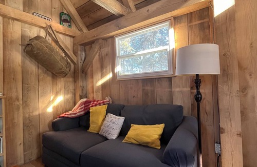 London Cabin | Cozy Cabin retreat