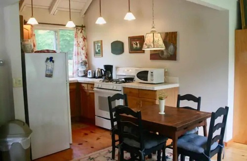 Samsonville Cottage | Cozy Catskills Cottage