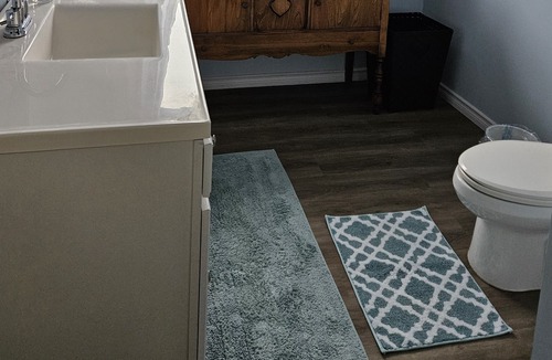 Dunsford Cottage | Cozy century cottage. Just steps from water