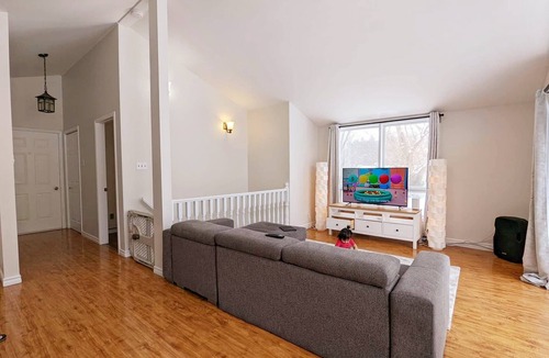 Bewdley Ski Chalet | Cozy chalet minutes walk to Rice lake
