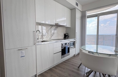 Vaughan Apartment | Cozy Condo in Vaughan
