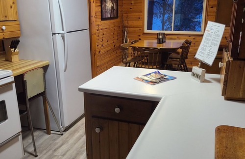 Algonquin Highlands Cottage | Cozy Cottage Boshkung Lake