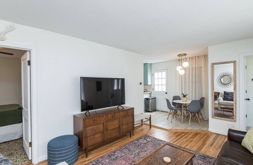 East Side Pioneers House | Cozy Cottage- Just minutes away from downtown