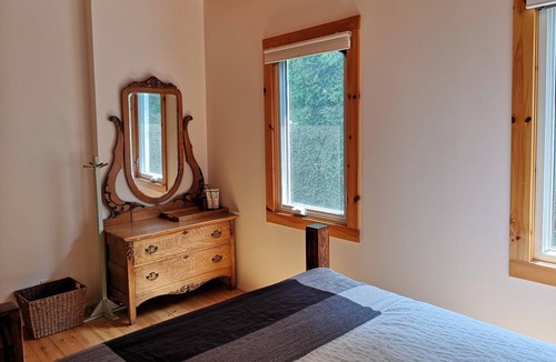 Brock Cottage | Cozy Cottage With Stunning Sunsets & Sandy Shallow Water to Swim and Play
