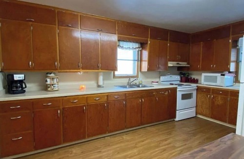 Pine Bend Cabin | Cozy country farm house with up to date furnishings on Island Lake