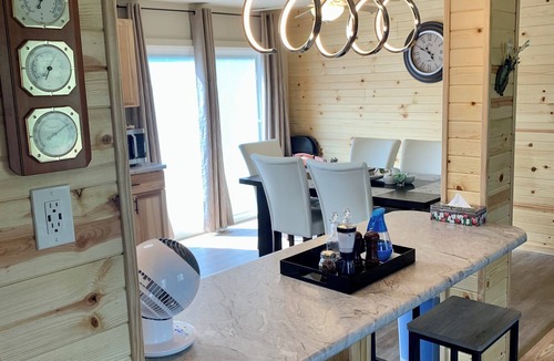 Thunder Bay House | Cozy Country Inn-country in the City. 3 bdm 2 bath home- renovated like new.n
