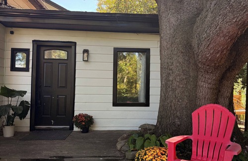 Pickering House | Cozy Countryside Guesthouse with BBQ & Firepit