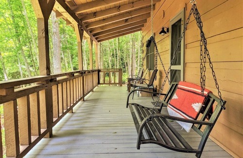 Asheville Cabin | Cozy Cove Cabin -Fire Pit - Porch Swing